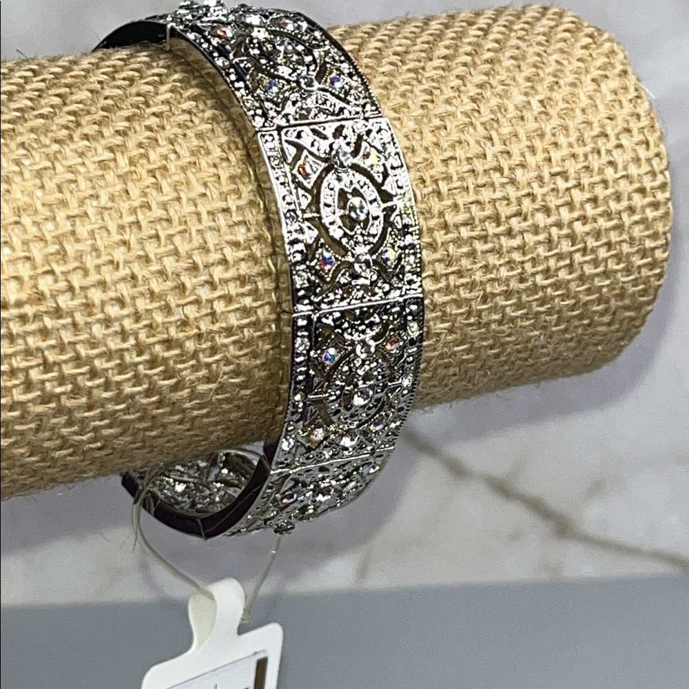 Ellen Mann AB silver tone bracelet